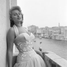 Sophia Loren 1955 / Cameraphoto Epoche © Vittorio Pavan