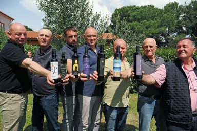 Pakoštanci - ponosni na nagrade za svoja vrhunska maslinova ulja