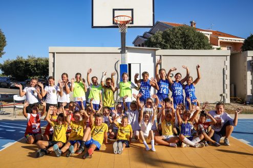 Sudionici dječjeg basketa