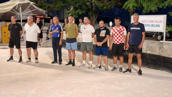 Zajednička slika ekipa za 3 .mjesto i finale